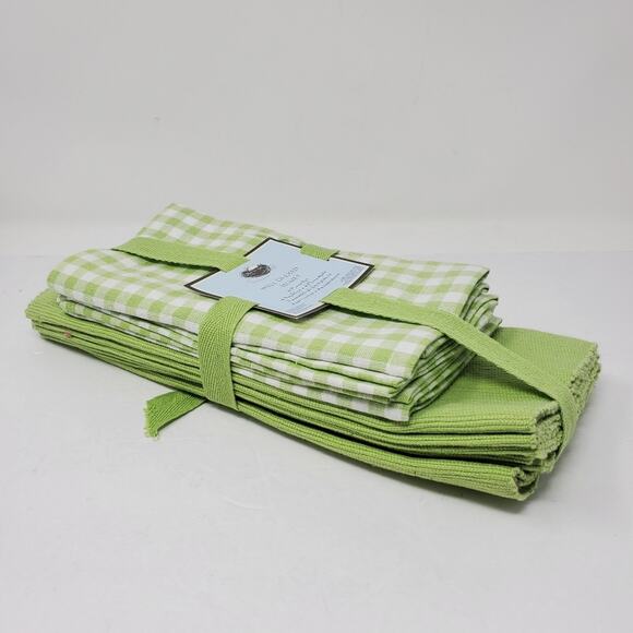 Well Dressed Home Placemats Napkins 8 pc set Green and white checkered - Picture 5 of 6